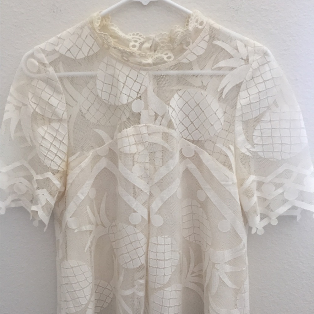 Gorgeous pineapple design Anthro top